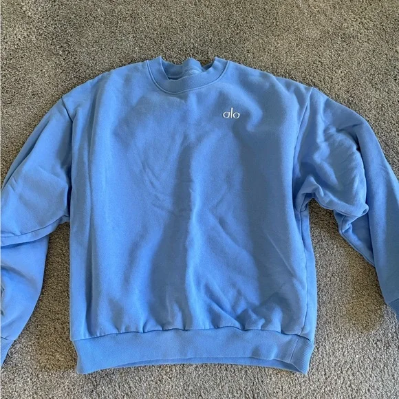ALO Yoga Crystal Clear Blue Sweatshirt - Picture 2 of 3